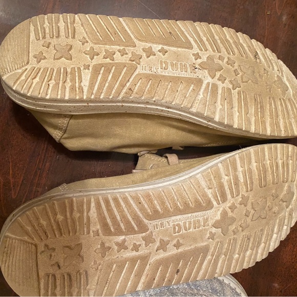 3 pair Hey Dude Bundle 1 blue pair 1 tan pair and 1 grey pair - Picture 4 of 12